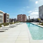 View With Pool Lägenhet