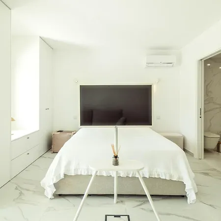 View - Cozy Corner With Pool Apartment *