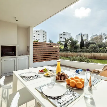 Apartment View With Pool Albufeira