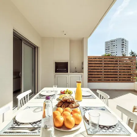 View With Pool 아파트 알부페이라