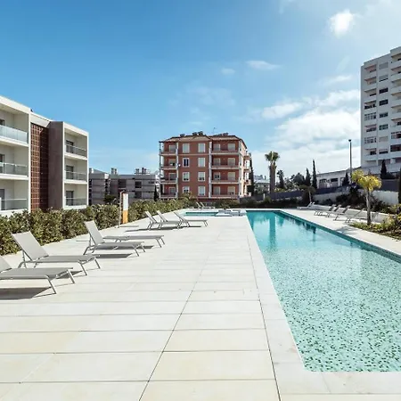 View With Pool Apartment