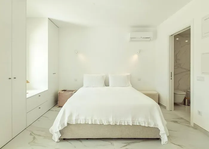 View With Pool 아파트 *