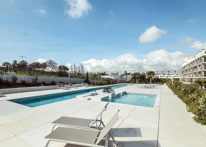 View With Pool Албуфейра