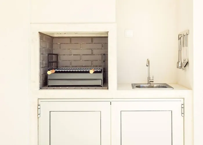 아파트 View With Pool