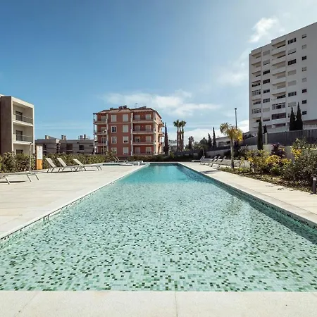 View With Pool דירה